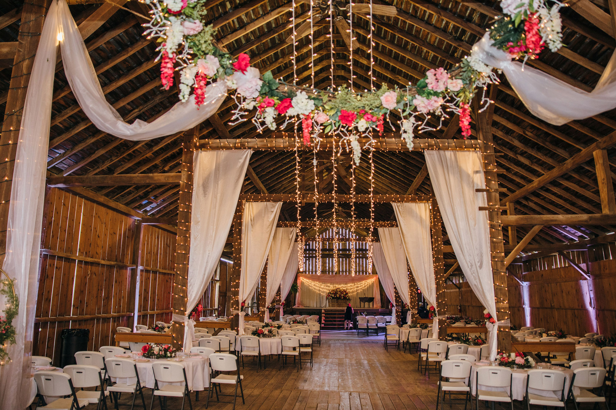 Lauren Ryan S Wedding At The Festhalle Barn In Amana Iowa