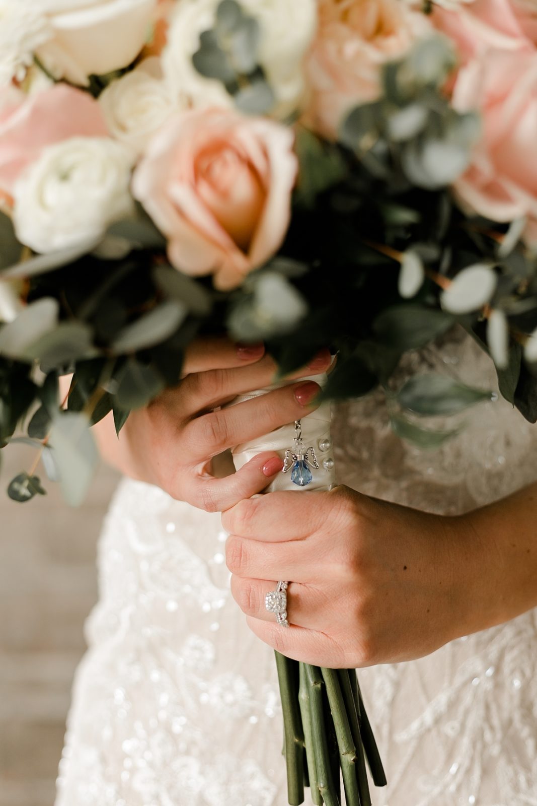 Cedar Rapids Iowa Blush Pink Harmac Wedding bouquet charm detail