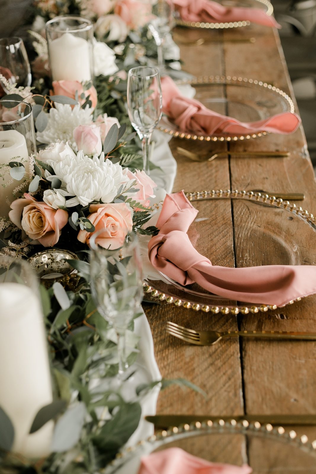 Cedar Rapids Iowa Blush Pink Harmac Wedding reception table settings