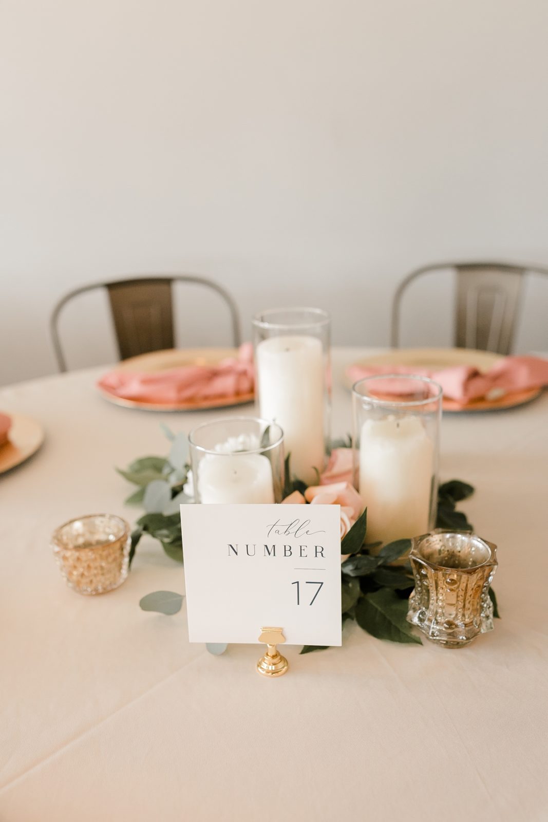 Cedar Rapids Iowa Blush Pink Harmac Wedding reception table centerpiece