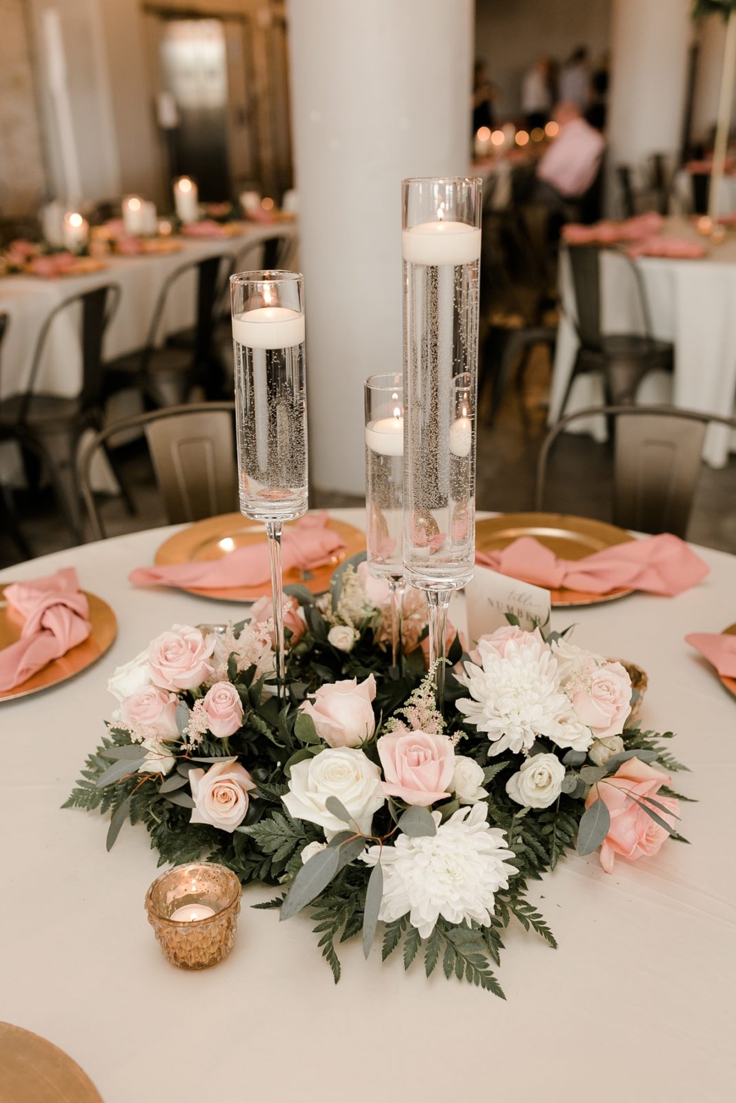 Cedar Rapids Iowa Blush Pink Harmac Wedding reception table centerpiece