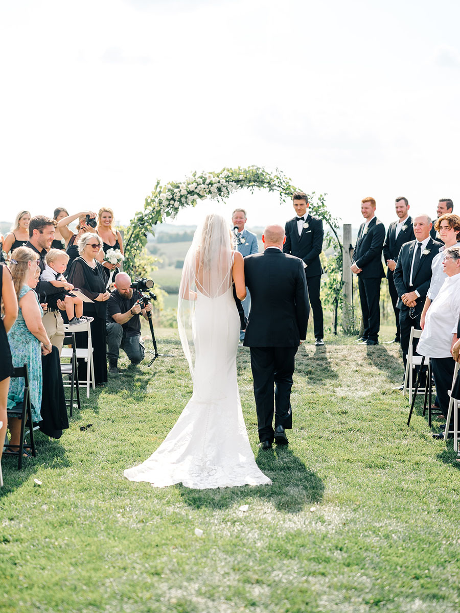 dad walks bride down the aisle at walker homestead