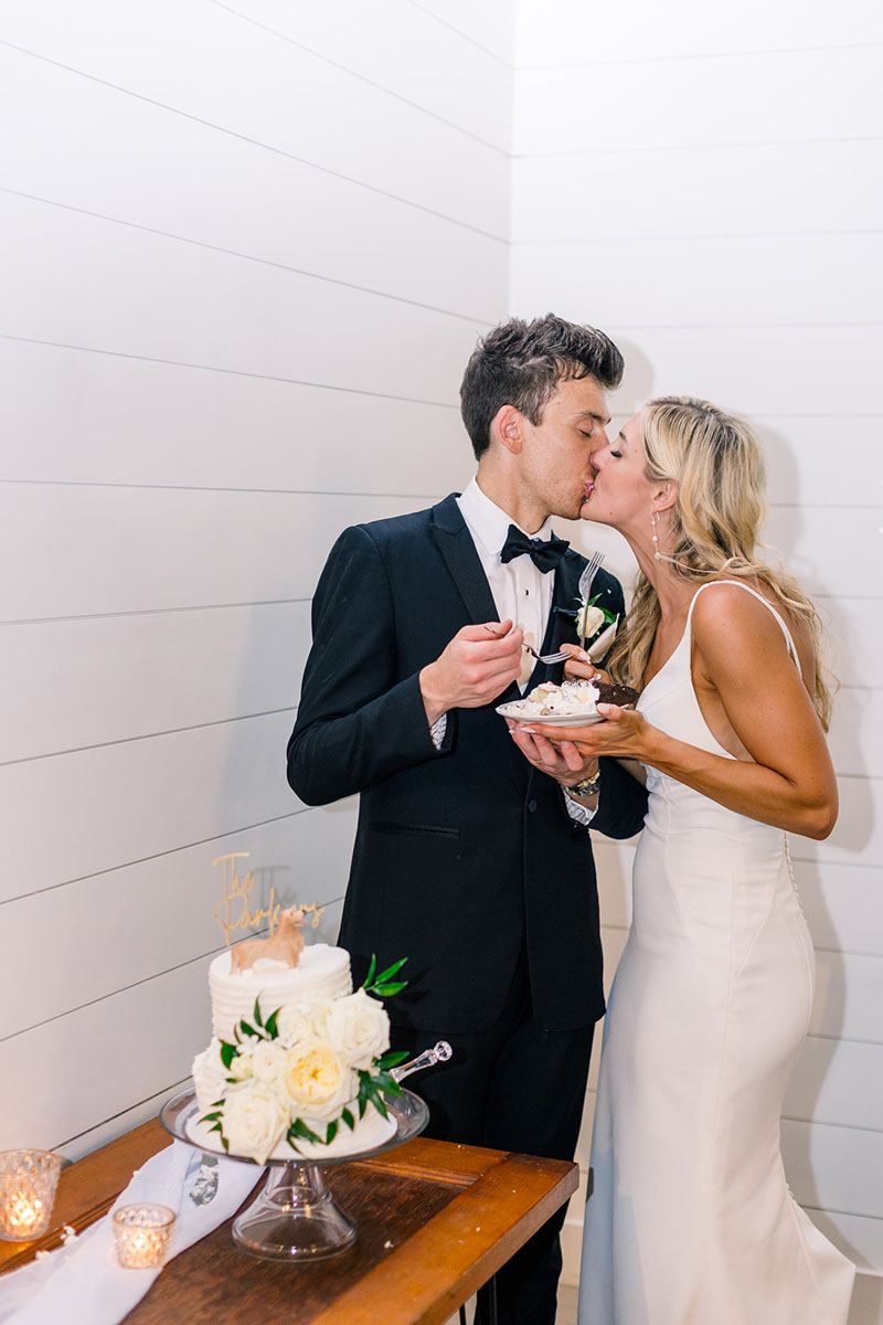 cake cutting kisses for Lora & Connor